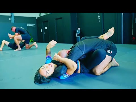 GIRL VS BOY GRAPPLING 😤–Strength Beats Strength 😱