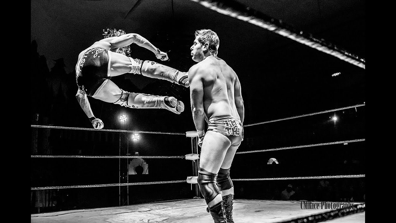 Caleb Crush vs Mike Sydal background