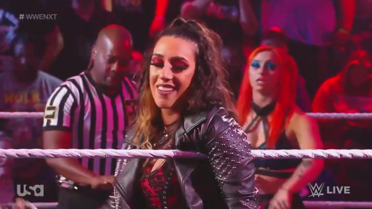 Jacy Jayne VS Gigi Dolin background