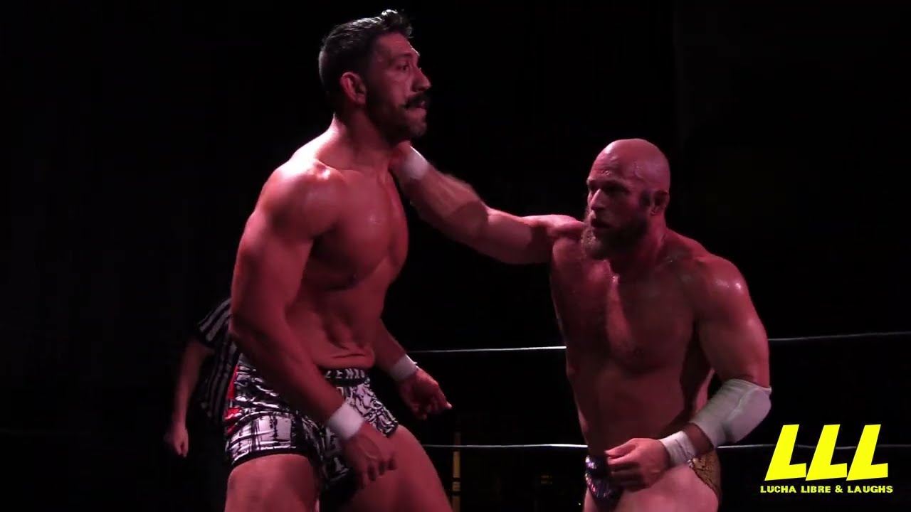 Royce Isaacs vs Simon Gotch background
