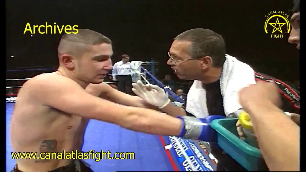 FULL CONTACT La Nuit des Champions - ARCHIVES - Marseille 1996 Olivier GAVARRI vs Moustapha OUMRANI background