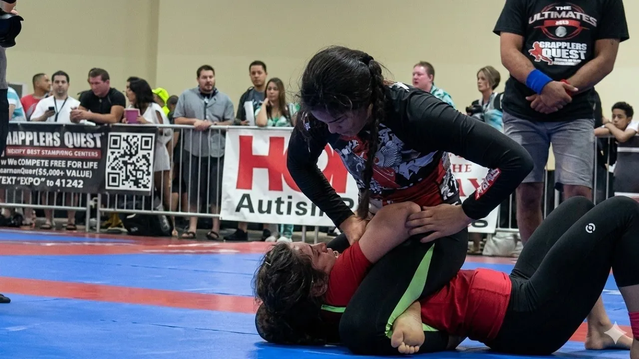 Tight Triangle Trap — No Escape 😱|  Mixed Wrestling Fight #grappling #wrestling #mma #martialarts 