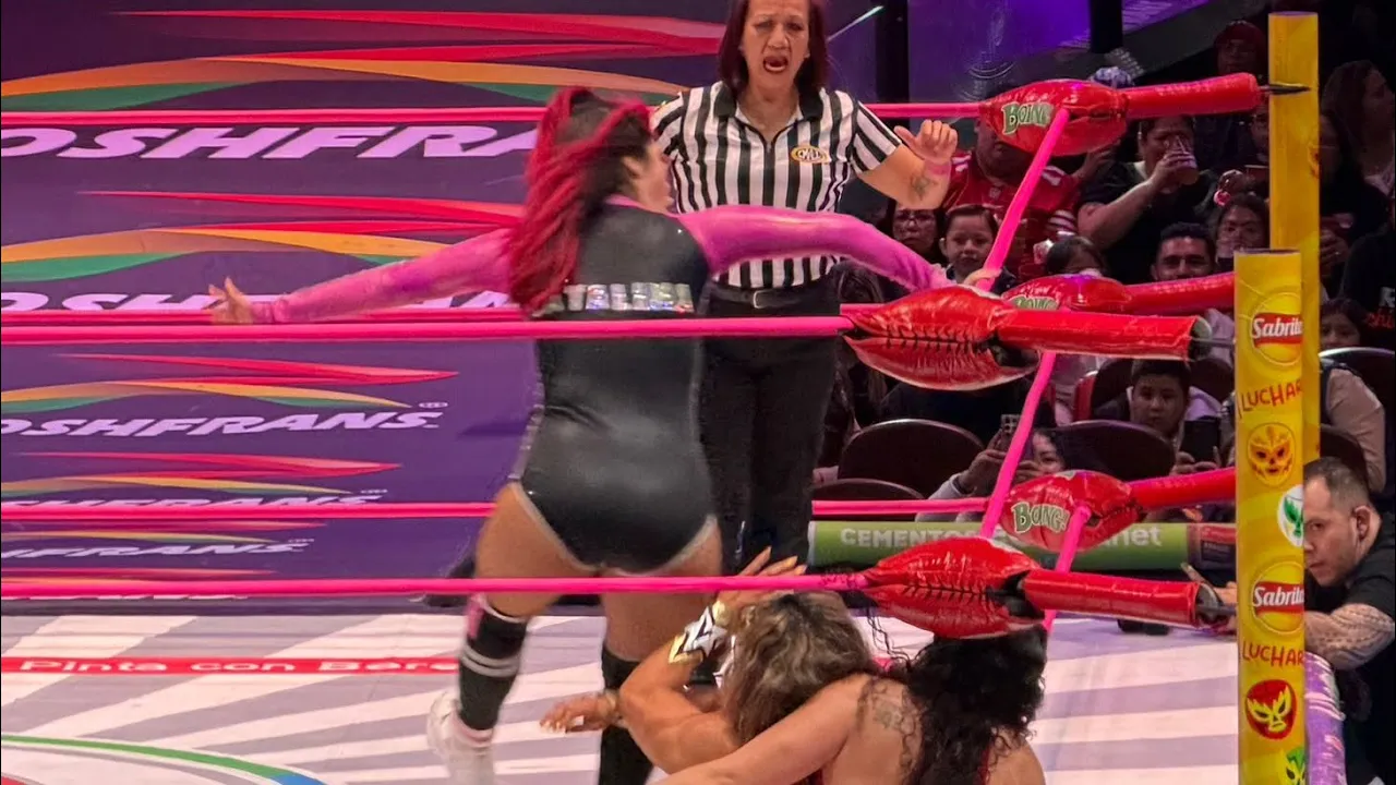Reporte CMLL: Persephone y OlympiA 🆚 La Catalina e India Sioux en la Arena México background