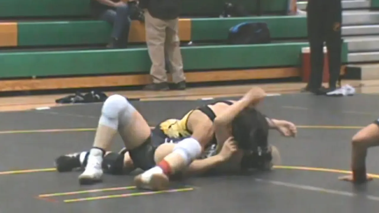 Boy VS Girl (75) - A good comeback * Wrestling background