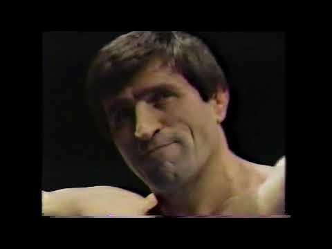 Volk Han vs Akira Maeda (RINGS 1-25-95) background