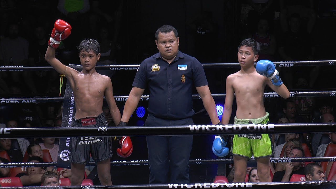 SUEBLACK(KIATSAAMCHONG) VS JARERNTRAP (SITCHANGTHAI)