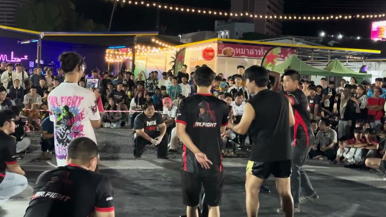วัยรุ่นขอท้าตัวตัวต่อยกันโคตรมันส์ในงานของ Mr.Fight