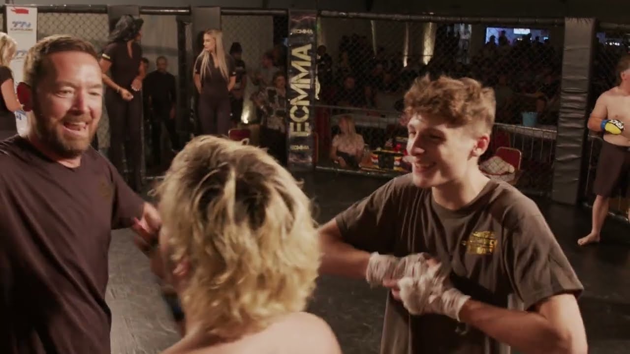 GABRIEL GORE VS ONUR POLATOGLUE AM MMA background