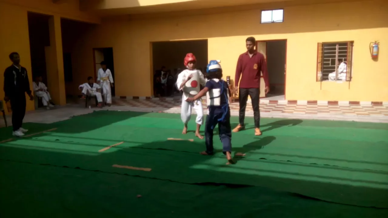 3rd interschool Taekwondo championship25-2-2018 meerut me cotNency tyagi ne 1st baut jiti