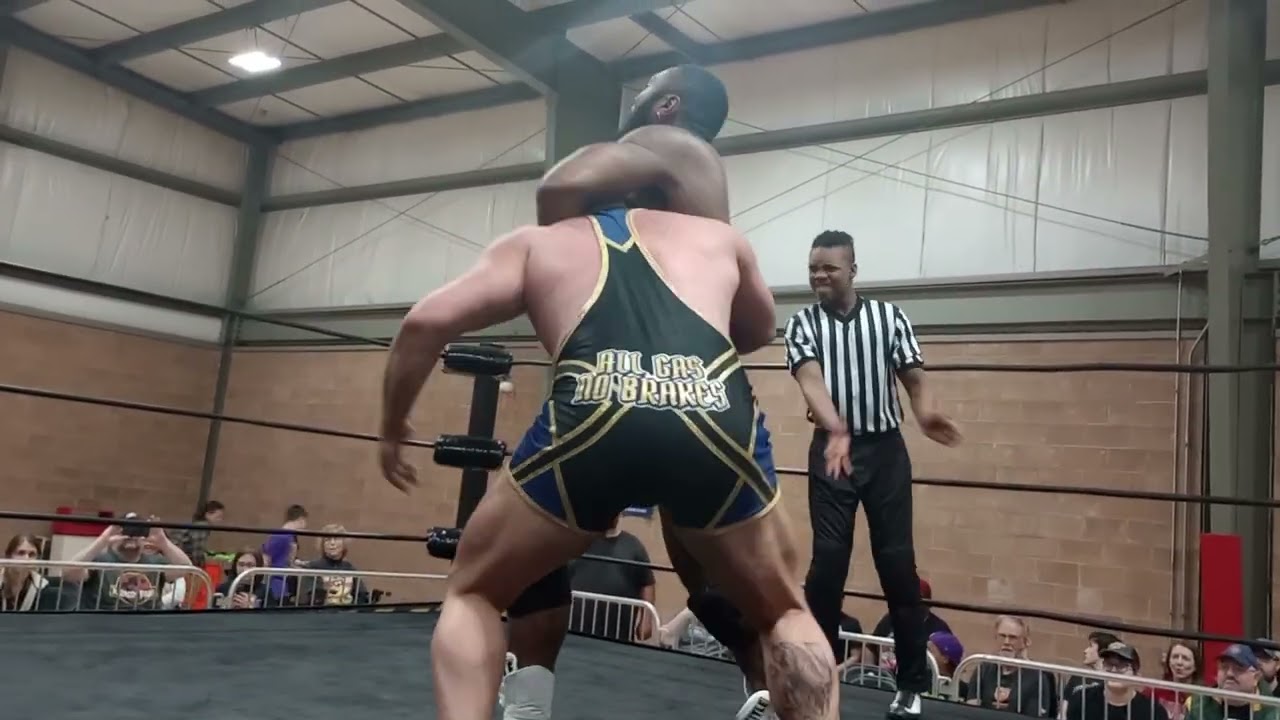 The Locomotive Traxx vs The Diamond Marco Hendrixxx at WCPW