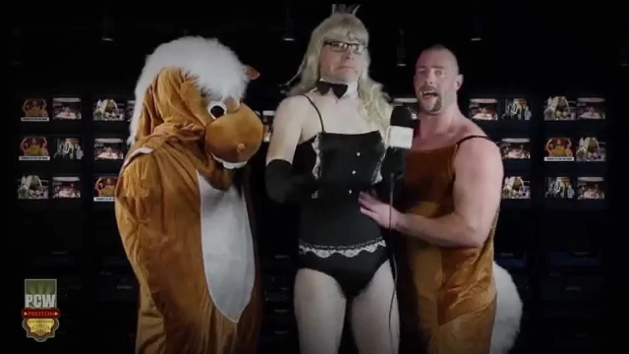 Mad Man Manson & Dave Rayne horse around at PCW Fright Night 3
