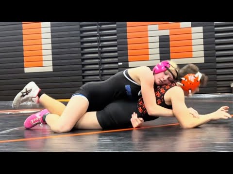NO ESCAPE SITUATION 💥| GIRL VS BOY WRESTLING #wrestling #mma #martialarts #bjj #grappling 