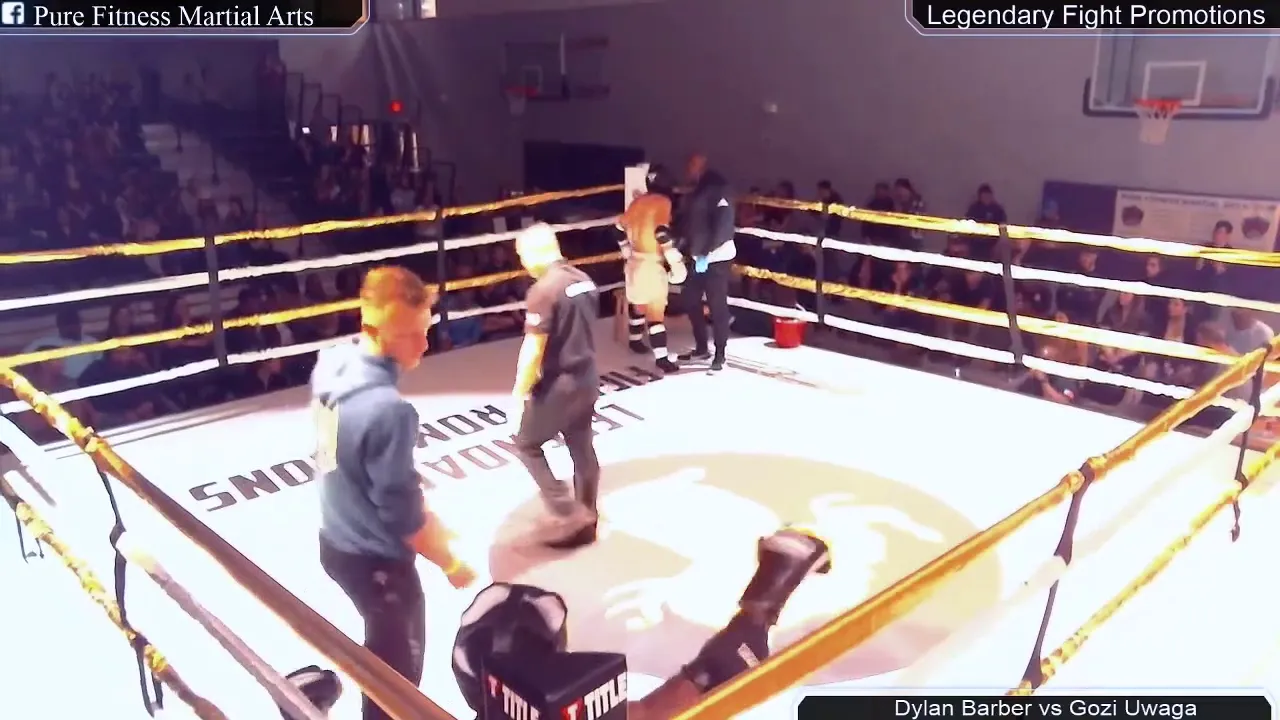 Dylan Barber vs Gozi Uwaga Muay Thai