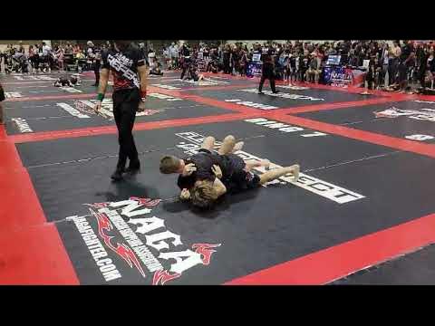 Good Example Of Snapdown Takedown In This BJJ No Gi Match