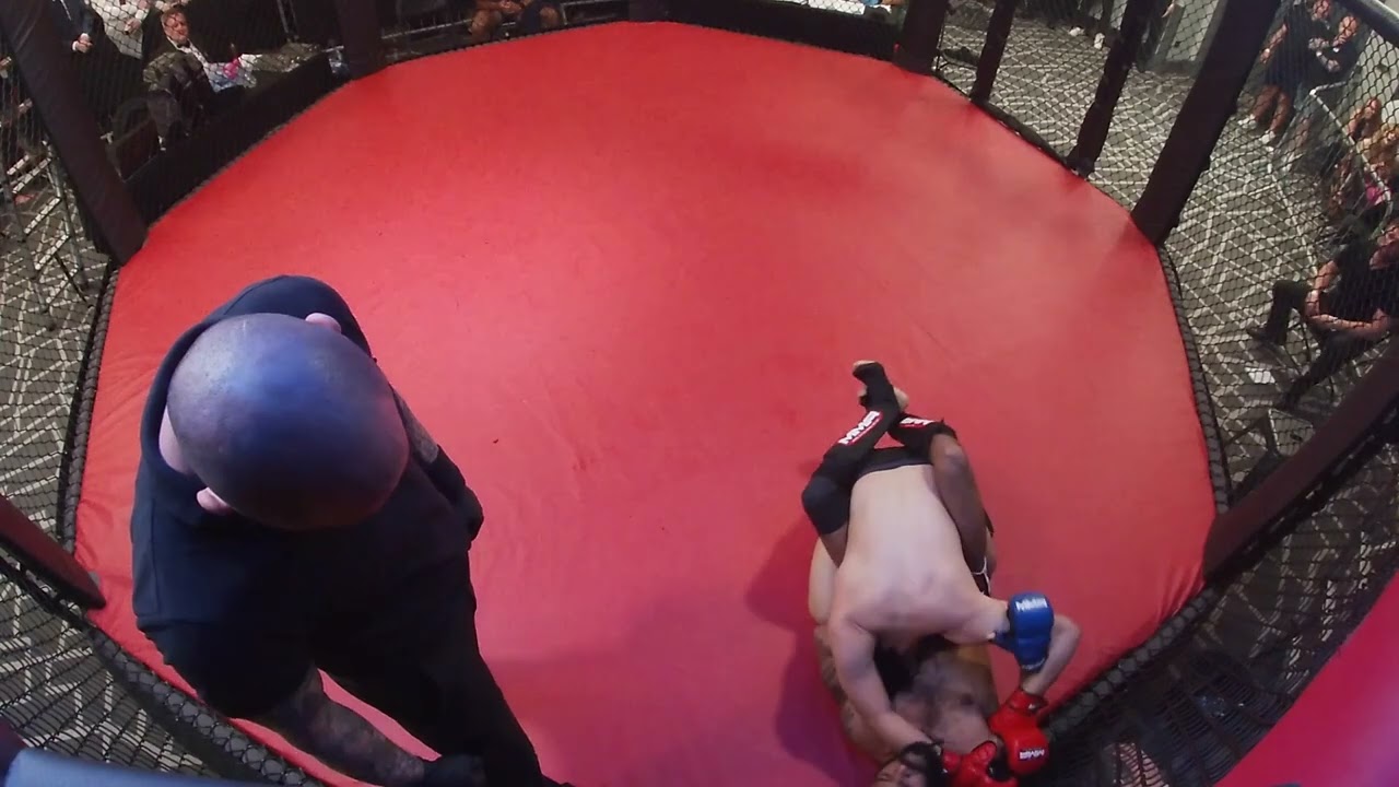 LEEDS | ULTRA MMA | BENJAMIN I LOOK LIKE THE DISHWASHER WILLIAM VS ZAYNE KUMA ANASIE ESTELL background