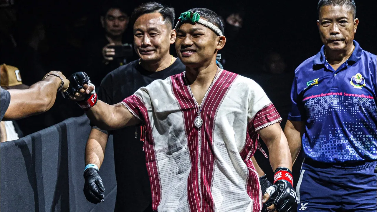 แรมบ๊องกลับมาแล้วครับ! ปฏักเอก ซินบีมวยไทย vs แรมบ๊อง ธ.เถระพัฒน์ | ONE CHAMPIONSHIP backdrop