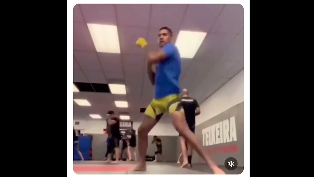 Alex Pereira Got Roasted For This Shadow Boxing background