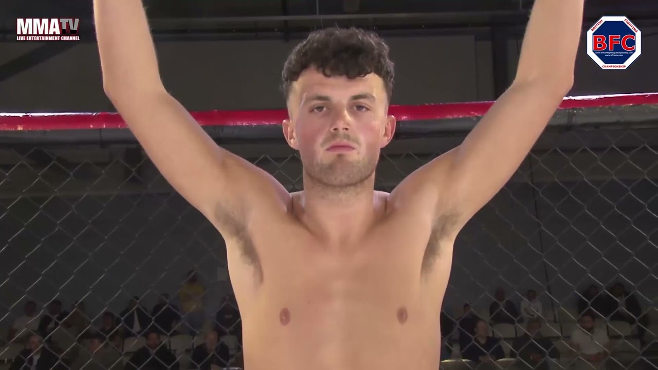 BFC5 F10 Kelvin Allan vs Slippery' George West background