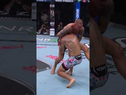 MAX HOLLOWAY BECOMES THE FIRST TO DEFEND THE BMF BELT! 👑 #UFC326 #UFC #UFCIndia