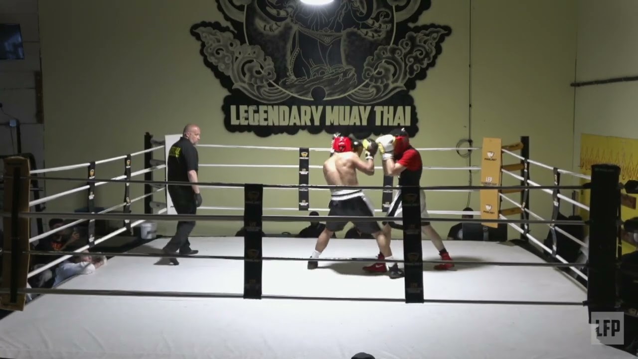 Christian Castillo vs Alejandro Gomez - SparWarz 15 background