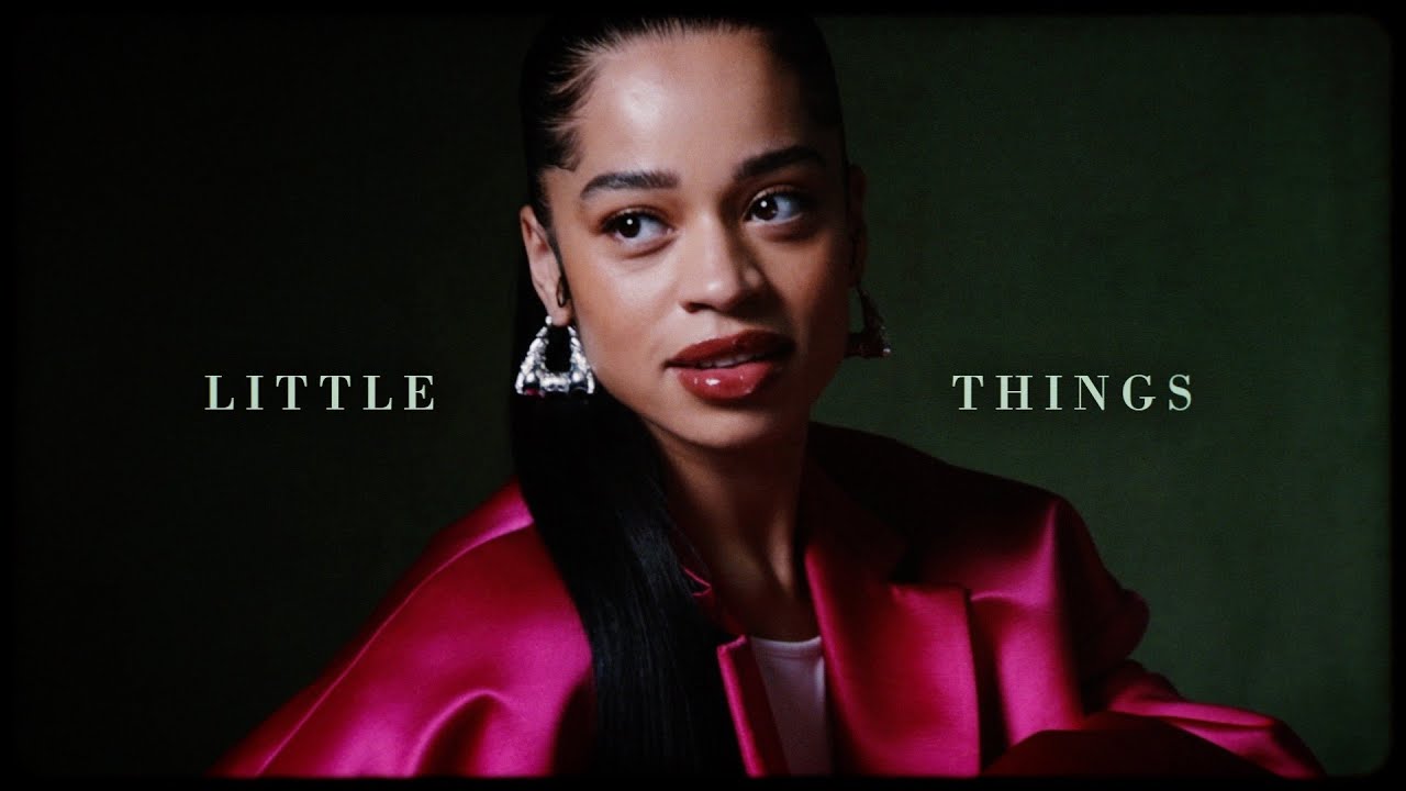 Ella Mai - Little Things (Lyric Video) background