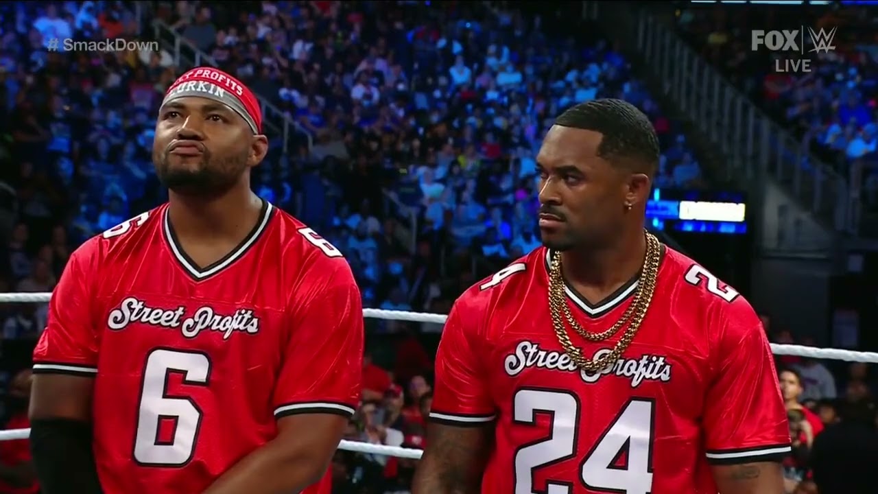 Undisputed WWE Tag Team Championship Match - Referee Inductions (Full Segment)