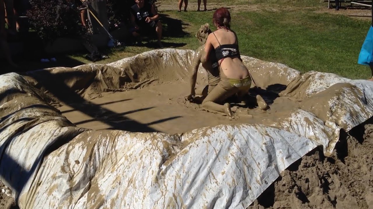 Women's Mud Wrestling HD