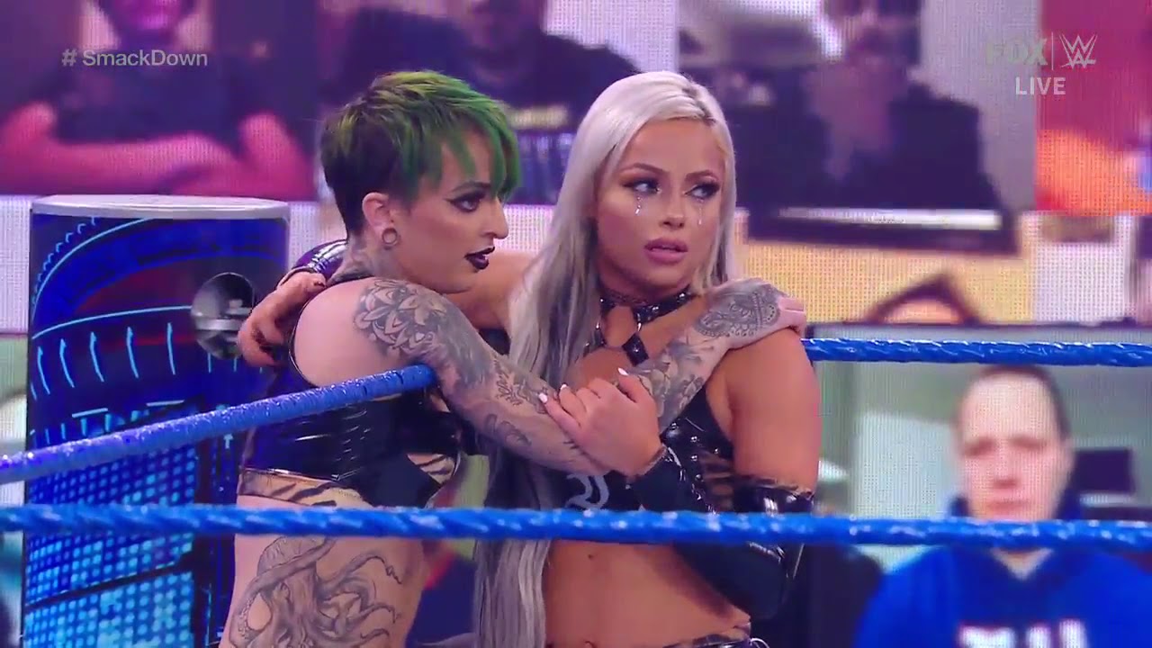 WWE SmackDown 01/01/21: Ruby Riott & Liv Morgan vs. Natalya & Tamina ft. Billie Kay at Ringside