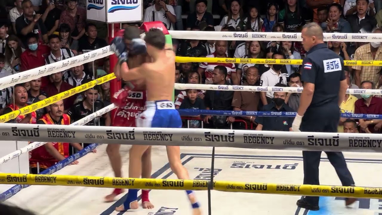 เพชรสาม เพชรมวยไทยยิม vs อเล็ก สิงห์มาวิน  ยก1