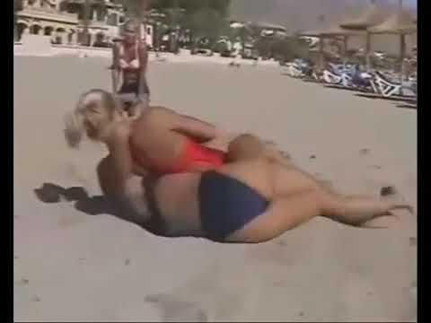 bikini girls catfight