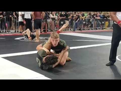 14 years old using Foot Locks! 🤯 background
