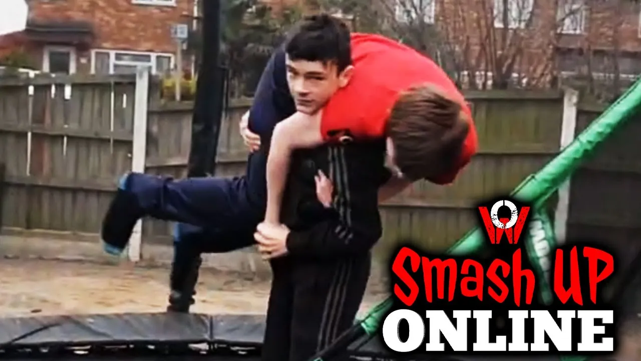 Kay Dunn vs The Bruiser: Smash UP ONLINE 82 background