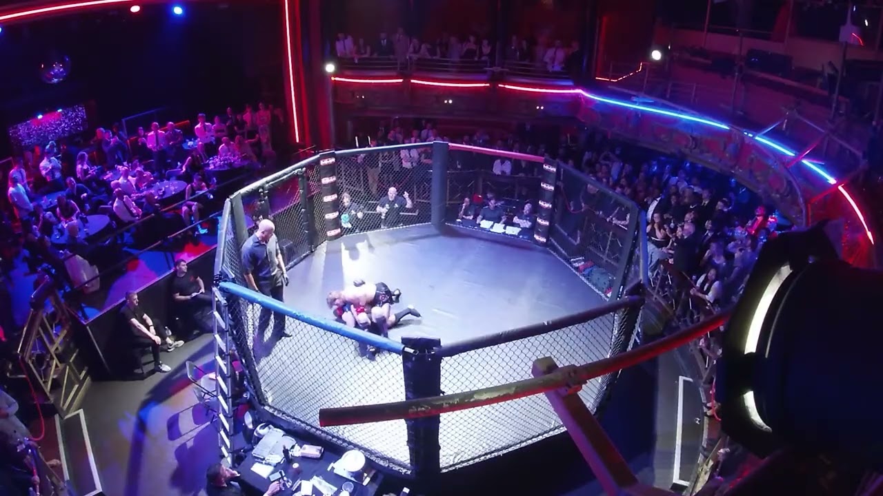 LONDON MMA RYAN GALV VS ROWAN TROVAO CARIOCA SCOTT background