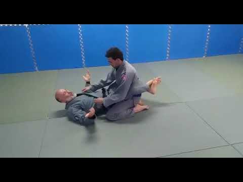 Unexpected choke from guard - JiuJitsu - Estrangulamento inesperado da guarda - BJJ