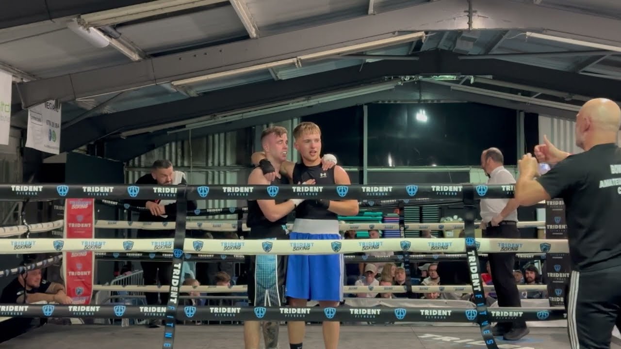 AMATEUR BOXING BOUT | Halliday v Johnson