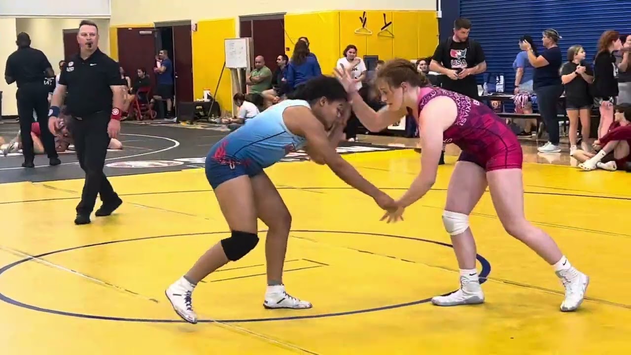 Super 32 Qualifier-Freestyle Kendall Bibla vs Kristy More background