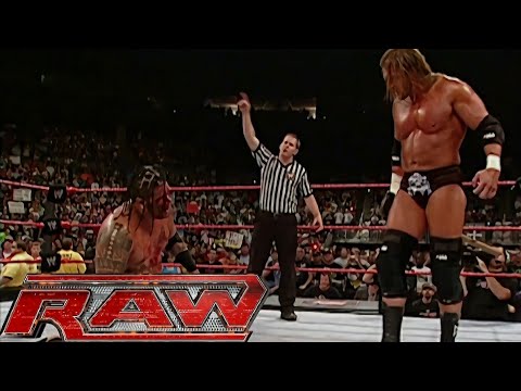 Triple H vs Umaga & Carlito 2-on-1 Handicap Match (Bloody) RAW Sep 03,2007 backdrop