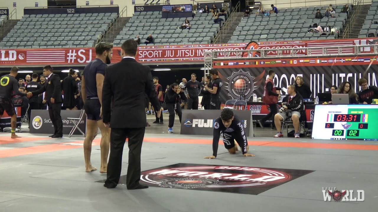 DUSTIN AKBARI VS JOHNNY TAMA background