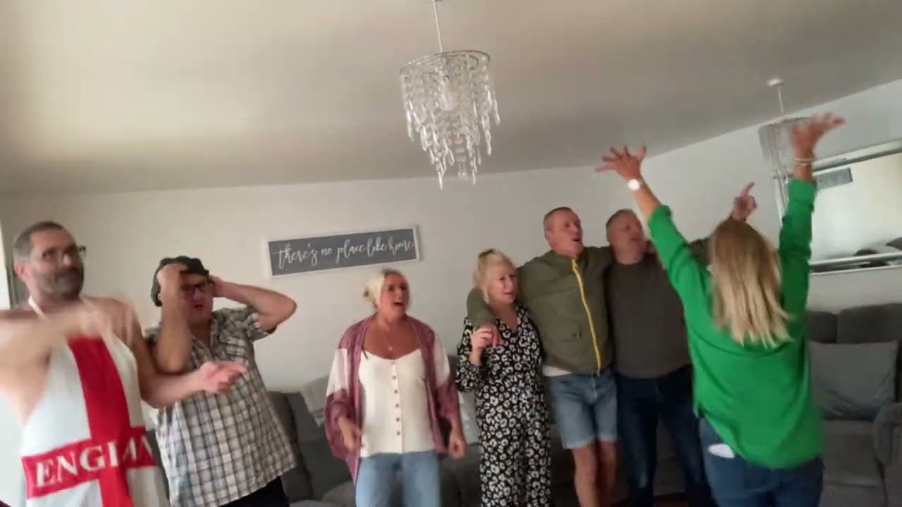 Rendition of Dakota by Stereophonics for Just Fordy by this rabble! background