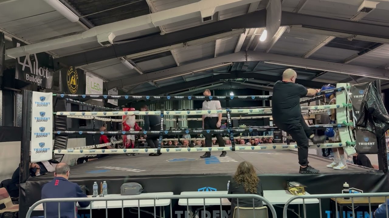 AMATEUR BOXING BOUT | Connors v Sharif background