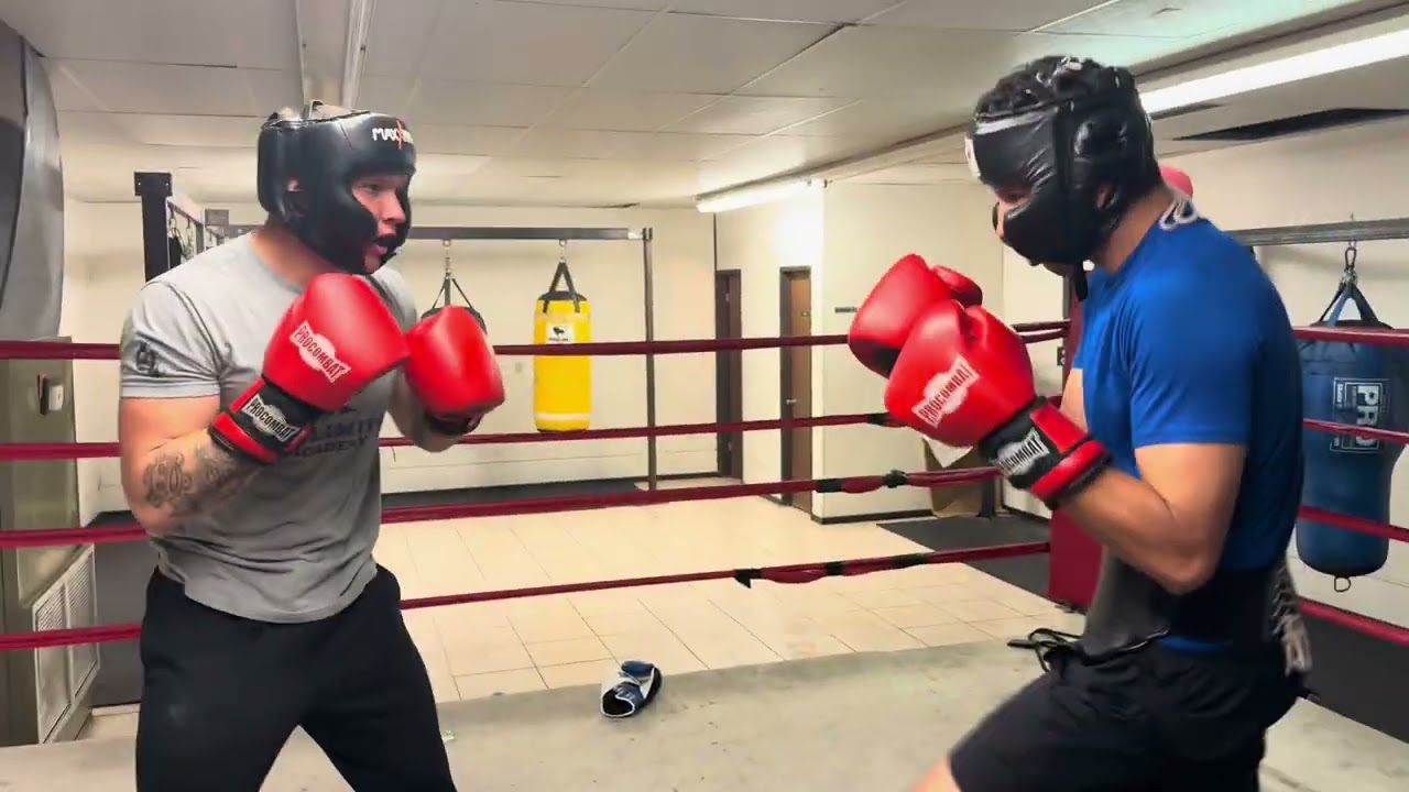 Boxer vs USA marine light sparring rd1￼