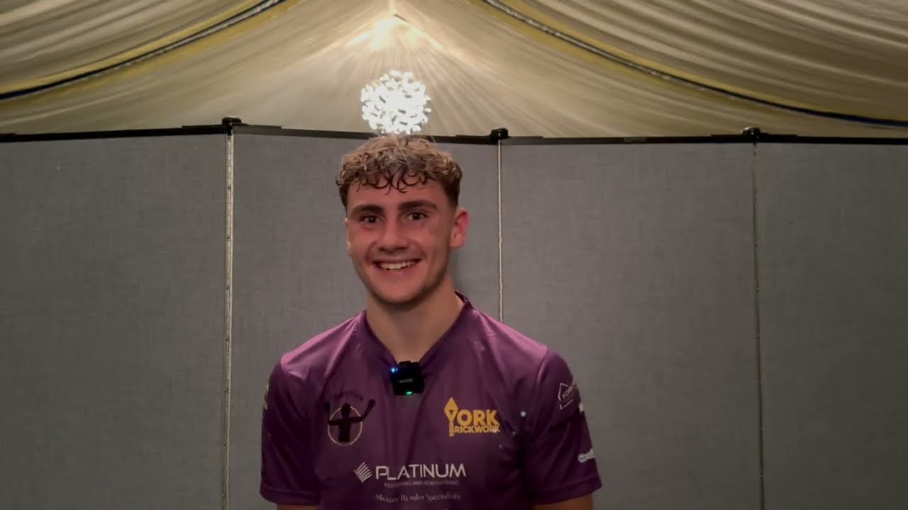 HENRI COOPER REACTS TO PRO DEBUT WIN IN LEEDS background