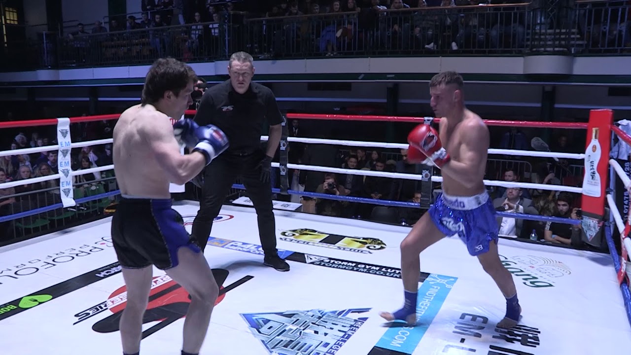 SFS V The Art of War: Gvidas Semiononvas v Andy Turland background
