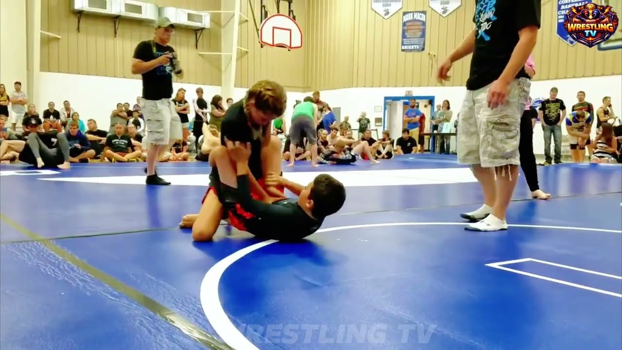 GIRL VS BOY GRAPPLING SESSION "#bjj #grappling #martialarts #mma 