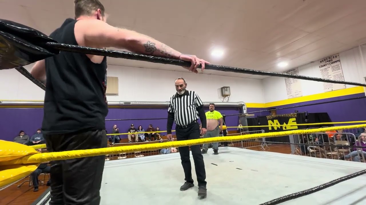 Chad McCoy vs big sexy Johnny James ￼12/13/27