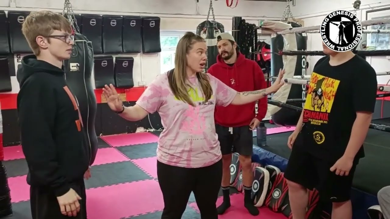 Cletus Cannonball vs. DK Williams : It's on ! background