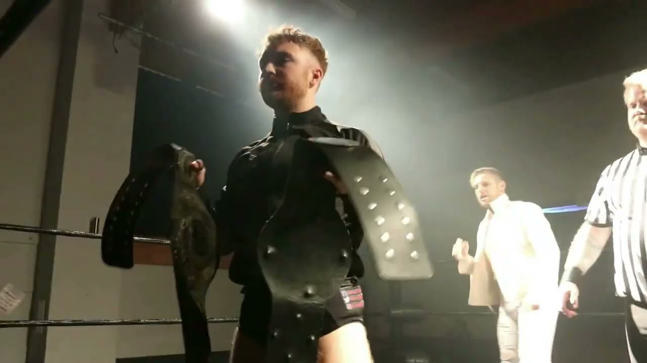 Kelly Sixx vs Corey McRae - November 2022 #worldwarwrestling #championshipmatch #communitychaos6 background