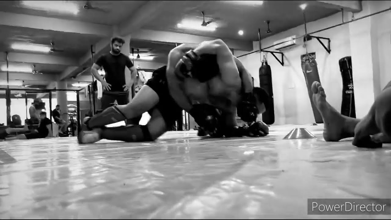 70kg MMA Fighter Toys 90kg Wrestler in Incredible Match!