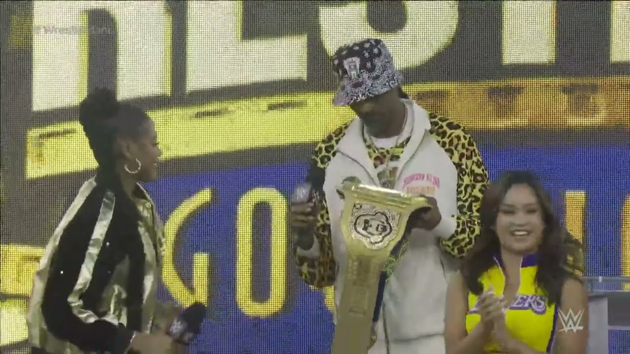 Snoop Dogg receives WWE Title from Bianca Belair and Becky Lynch: WrestleMania Launch Party 8/11/22