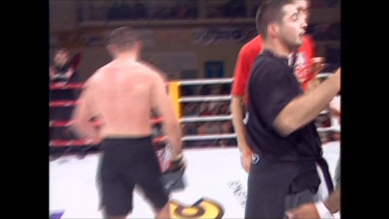 Tyrone Spong calls out Maro Perak background
